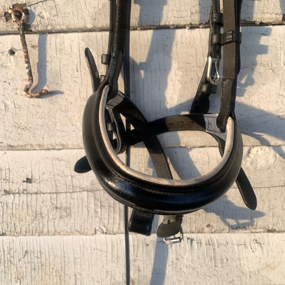 Camelot cob size dressage bridle, black with white piping - Picture 6 of 6